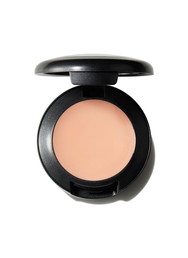 MAC Cosmetics Studio Finish SPF 35 Concealer  NW15 7g  - Image 2