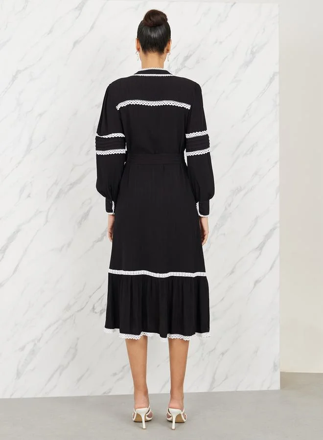 ستايلي Lace Trimmed Midi Dress
