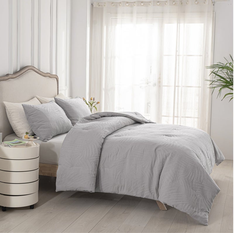 HOMETOPIA Luxury King Size 6-Piece Comforter Set 264×229 cm – Embossed Design, Ultra Soft & Breathable Fabric, Comfortable, All-Season Use, Premium Quality, Ideal for AC Rooms & Home Use in Saudi Arabia - Image 3