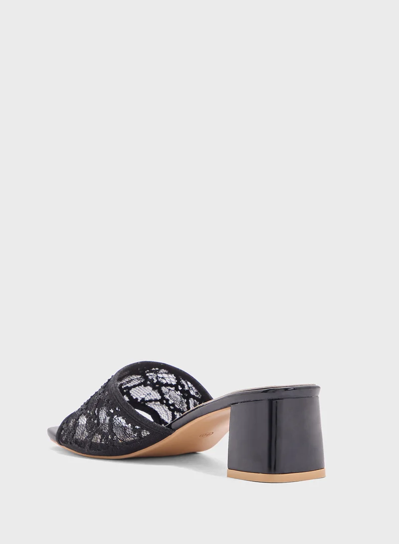 BR Lace Heeled Sandal