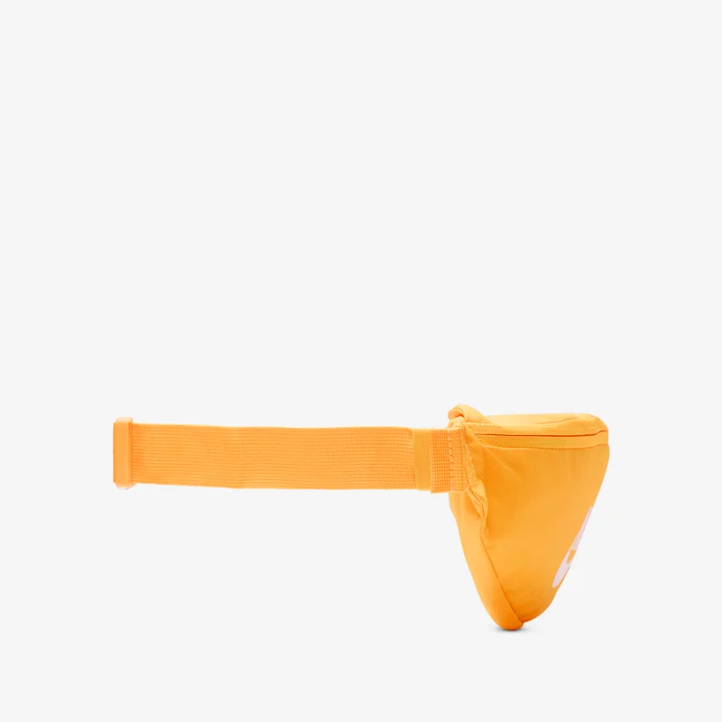 نايكي شنطة خصر هيرتيج