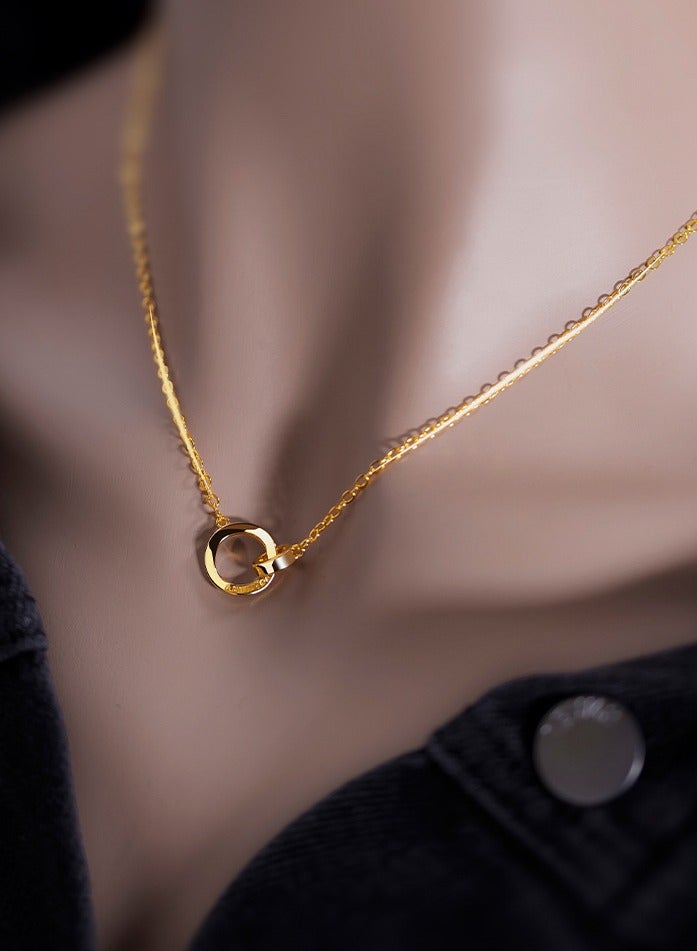 Stylish Pendant Necklace Golden Necklace For Women - Image 3