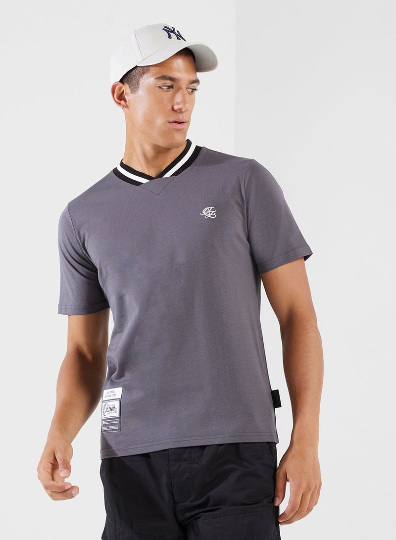 izzue Embroidery T-Shirt - Image 1