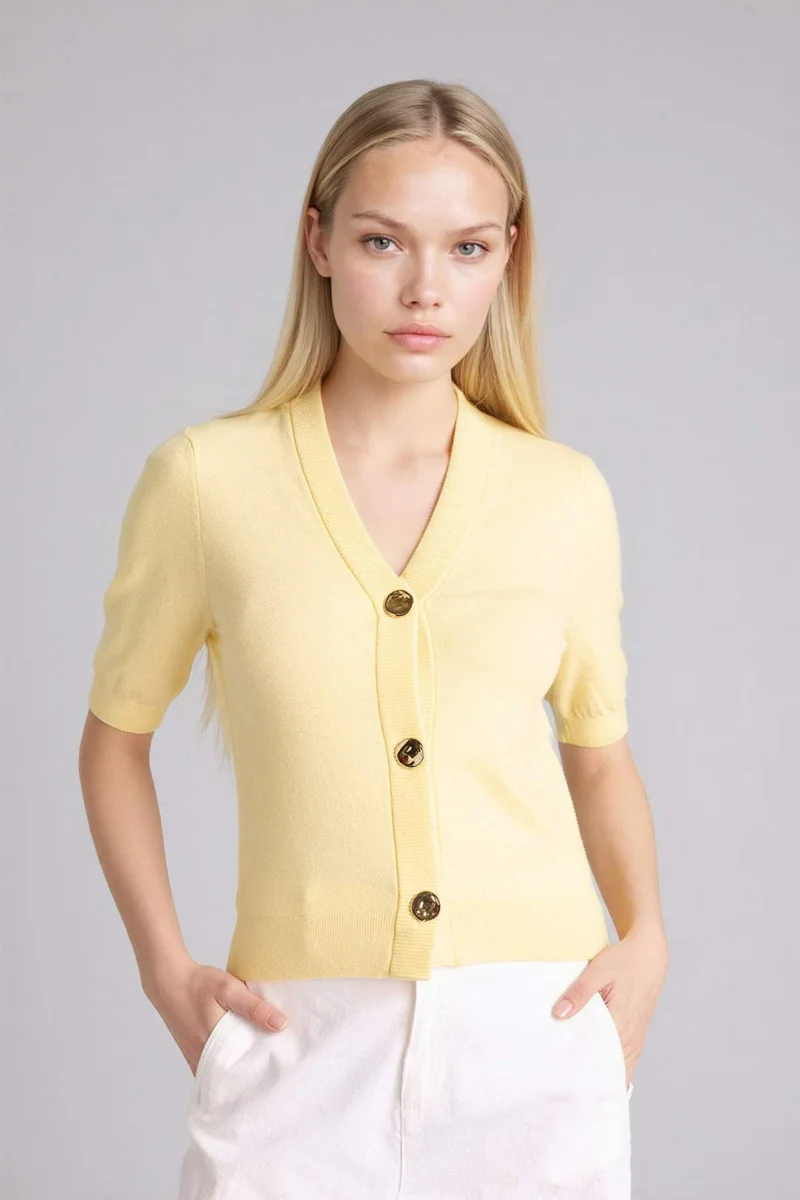 ديفاكتو Regular Fit V-Neck Cardigan