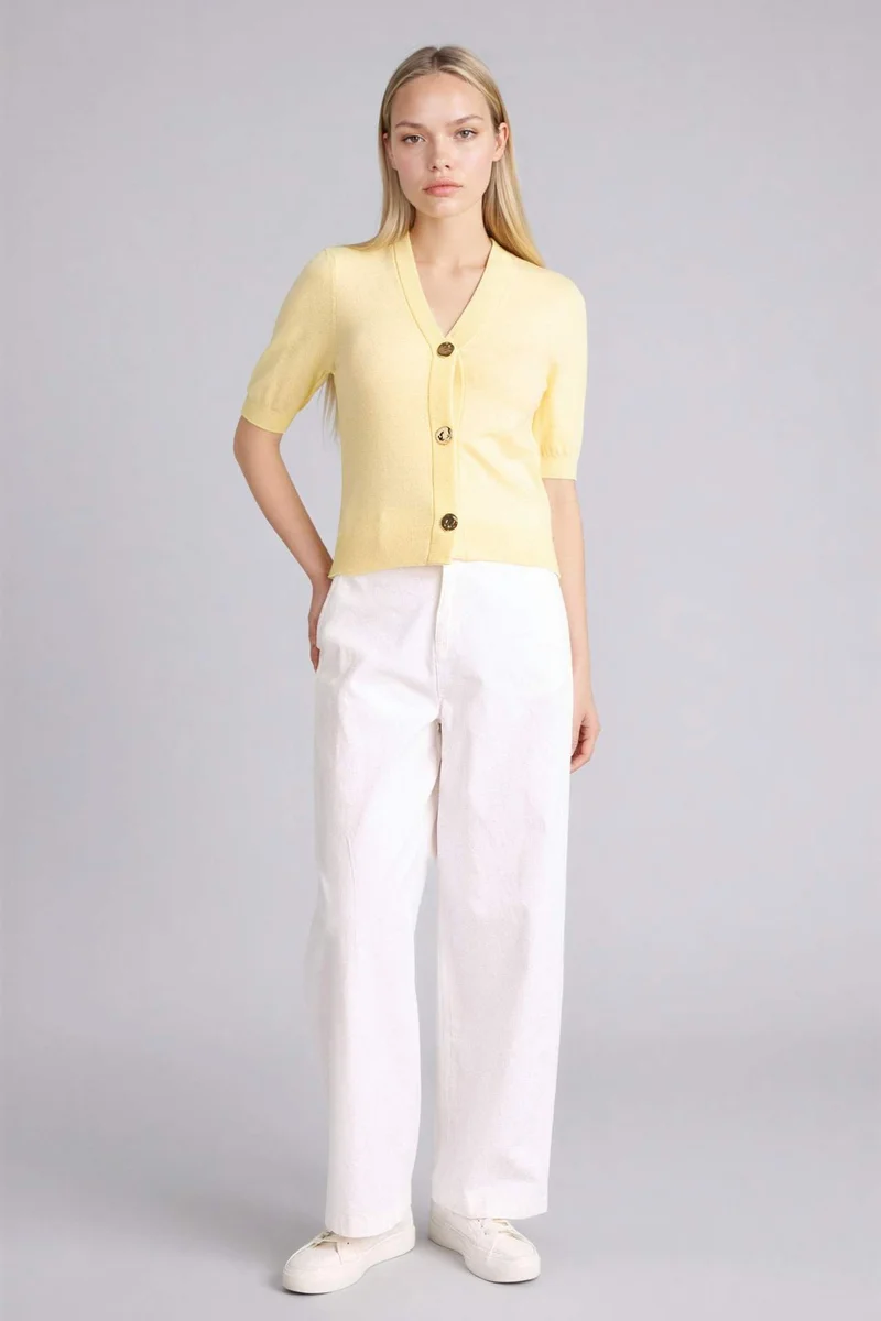 ديفاكتو Regular Fit V-Neck Cardigan