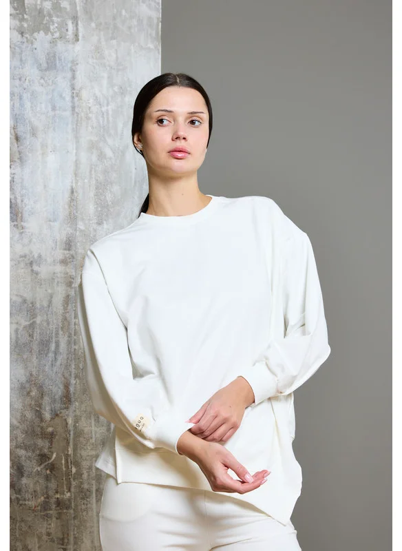 Thouq Asymmetric Hemline Extended Side Seam Sweatshirt