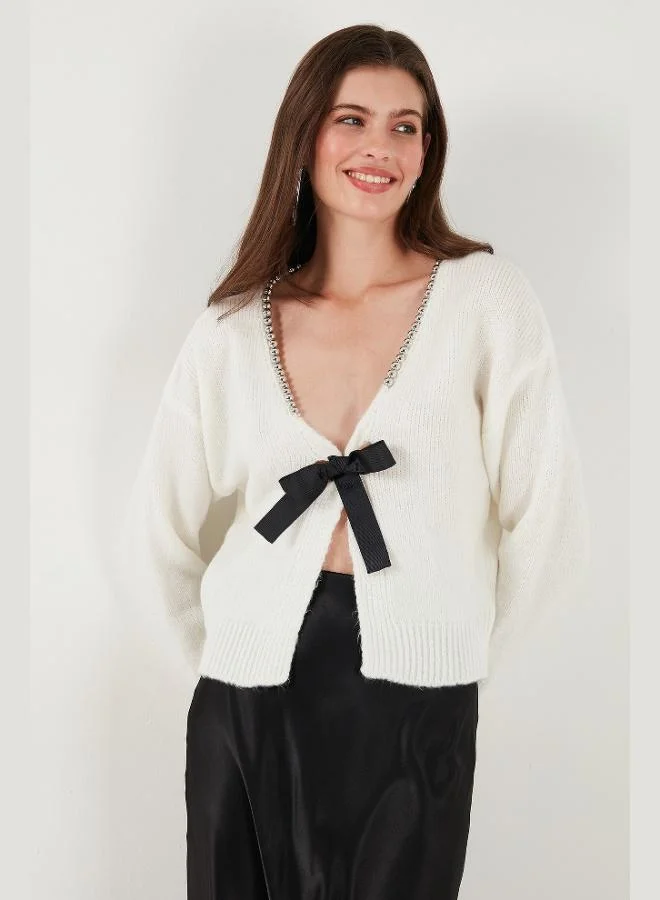 ليلا كارديجان نسائي محبوك بياقة على شكل  بقصة عادية مزين بالخرز والقوس من ليلا بريميوم