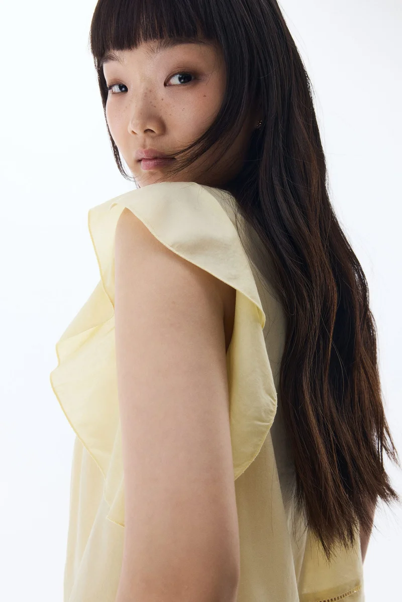 H&M Flutter-sleeved blouse
