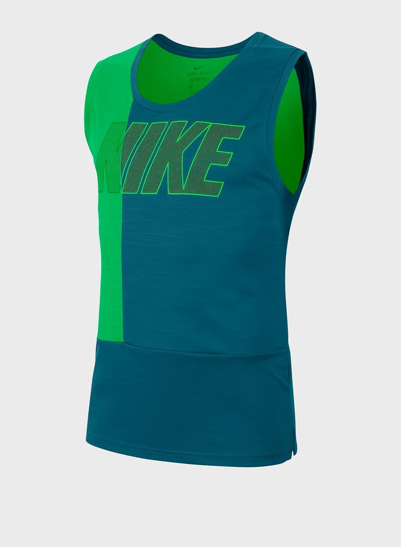 Nike Dri-FIT Superset Graphics Tank