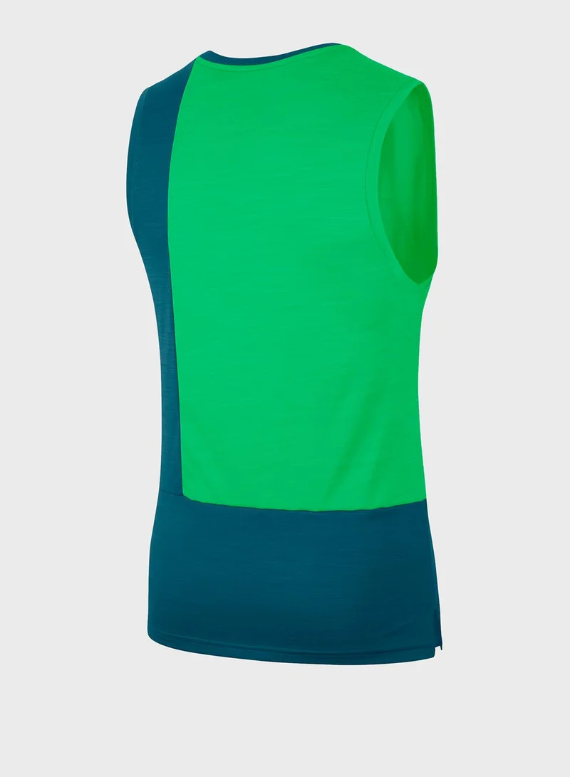 Nike Dri-FIT Superset Graphics Tank