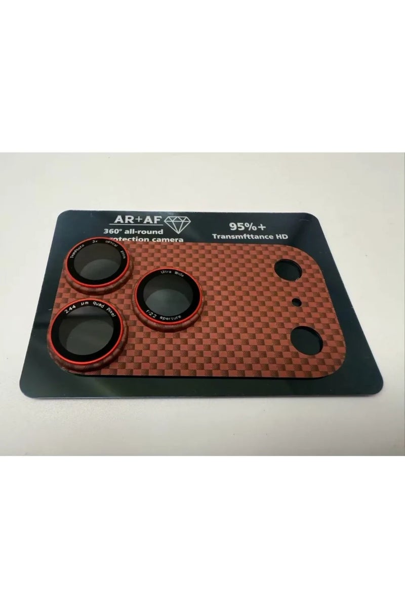 غطاء حماية كامل لعدسة كاميرا آيفون 17 برو، مصنوع من ألياف الكربون والكيفلار باللونين الأحمر والبرتقالي.