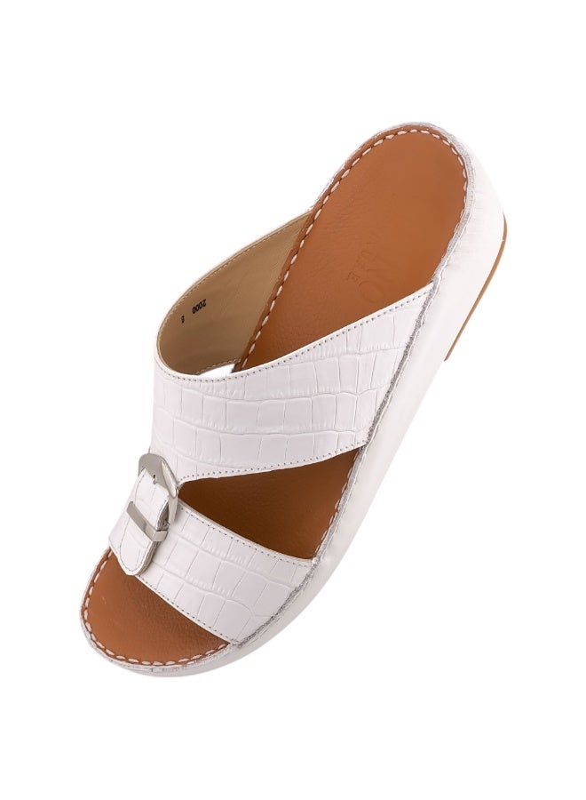 إيت صندل عربي يدوي الصنع للرجال من AET | شبشب رجالي خارجي | شبشب مفتوح من الأمام للاستخدام اليومي | جلد تمساح عربي أصلي بالكامل مع إبزيم | تصميم جديد | نعل داخلي بلون بني فاتح | مريح وخفيف الوزن - Image 3