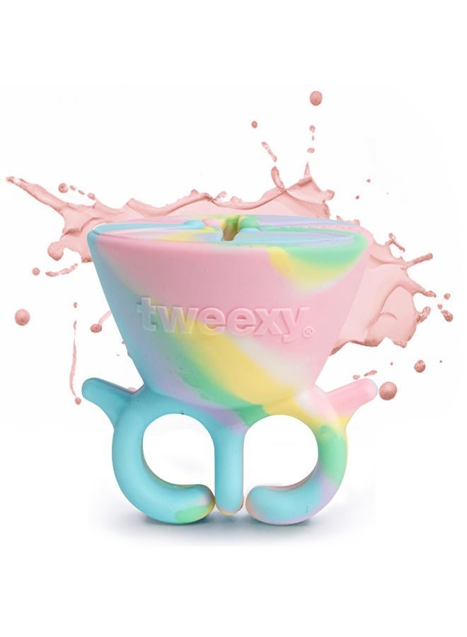 Tweexy Wearable Nail Polish Holder Ring, Fingernail Polishing Tool, Manicure and Pedicure Accessories (Unicorn) - Image 1