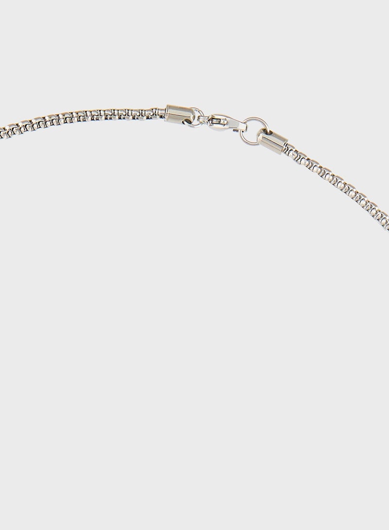 TOMMY HILFIGER Necklace with an Engraved Plaque - Image 3