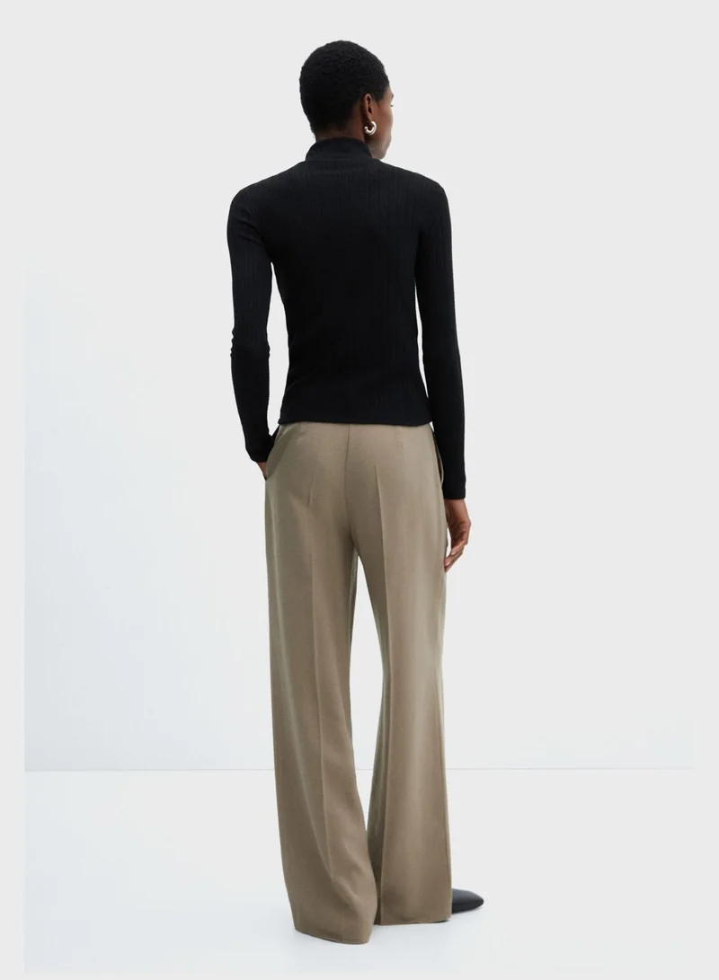 مانجو تيشيرت بياقة عالية