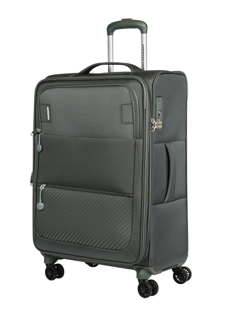 AMERICAN TOURISTER ماجوريس + حقيبة سفر، حجم تسجيل 70 سم / 26 بوصة، 4 عجلات دوارة، قمة ناعمة، 100% بوليستر، أخضر بلسم | قفل تركيبي TSA | قابلة للتوسيع - ضمان دولي لمدة 3 سنوات - Image 1