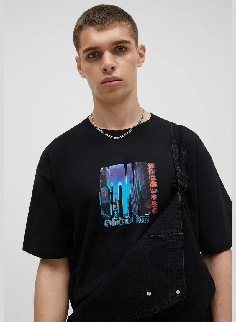 PULL&BEAR Black T-shirt with city slogan