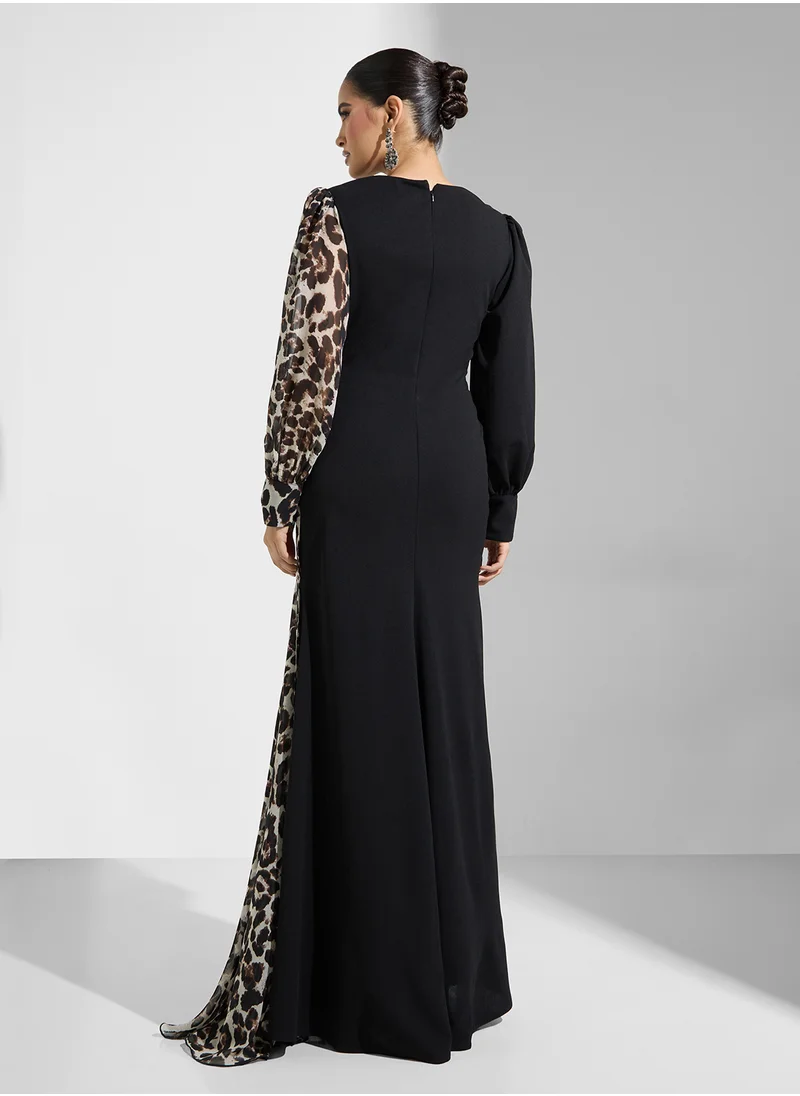 نمشي x Maxi Wrap Dress With Leopard Print Trail