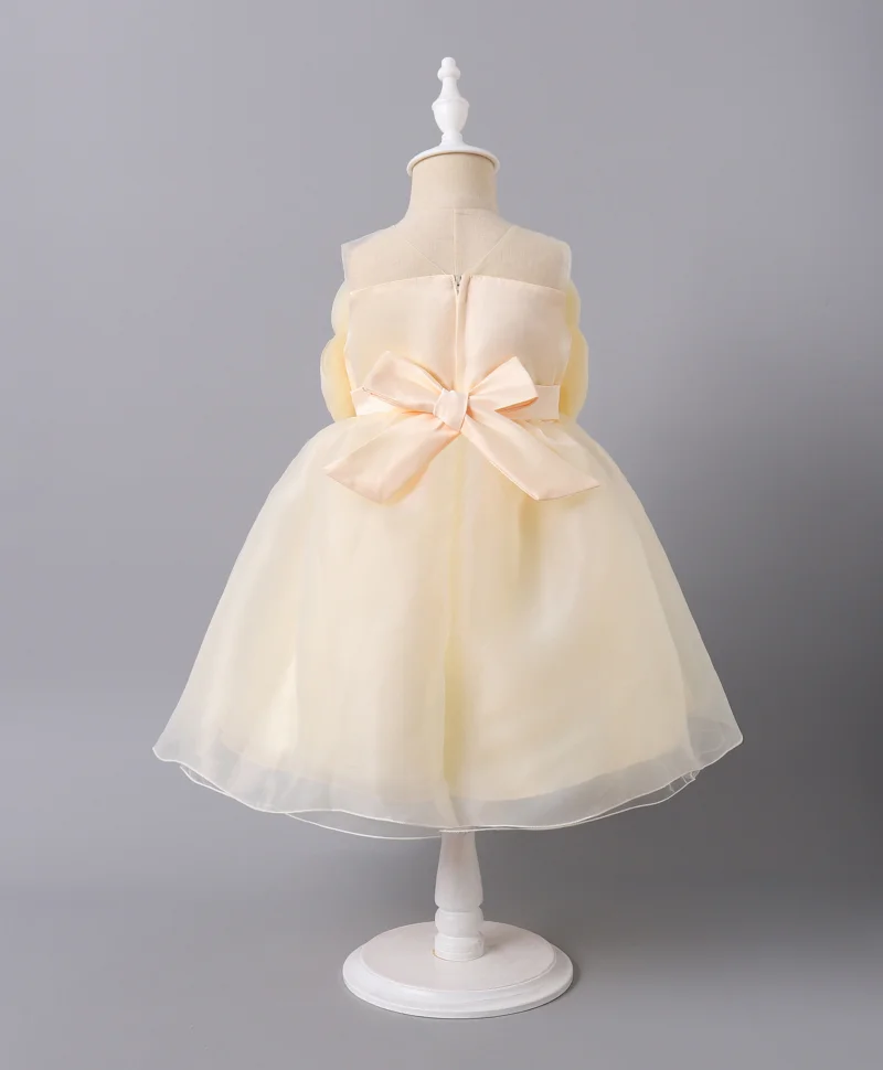 مارك وميا فستان حفلات بدون أكمام بتفاصيل فيونكة خلفية من مارك وميا - شامبانيا