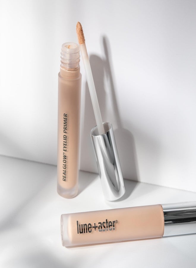 Lune+Aster RealGlow® Eyelid Primer - Hydrating, brightening and color correcting eyelid primer with vitamin E, licorice extract & apple seed extract Nude - Image 4