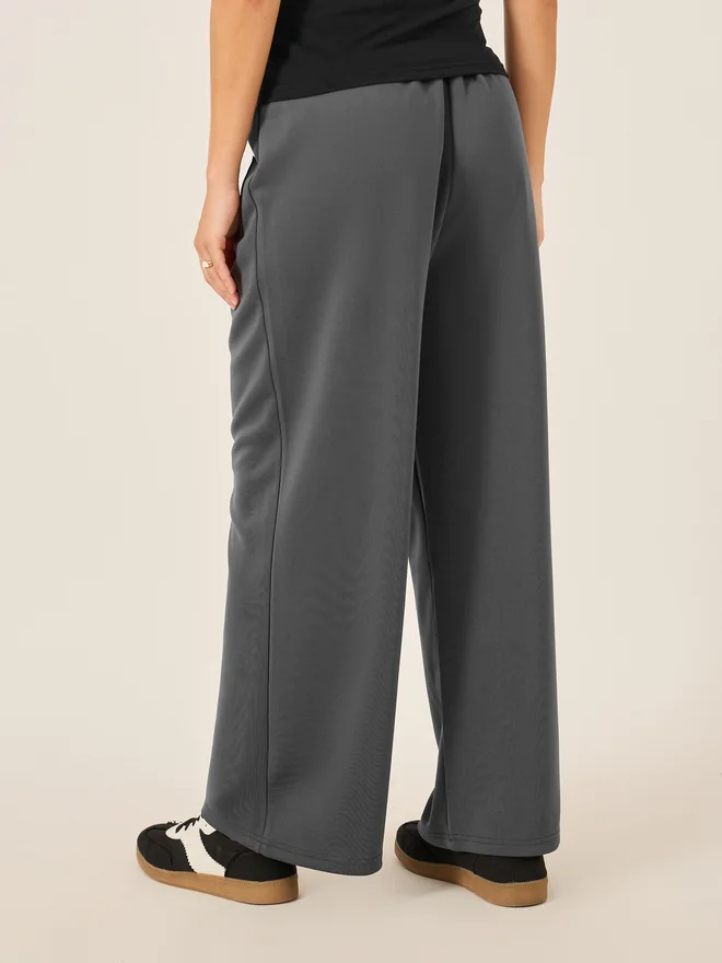 Styli Styli Badge Detail Scuba Wide Leg Joggers