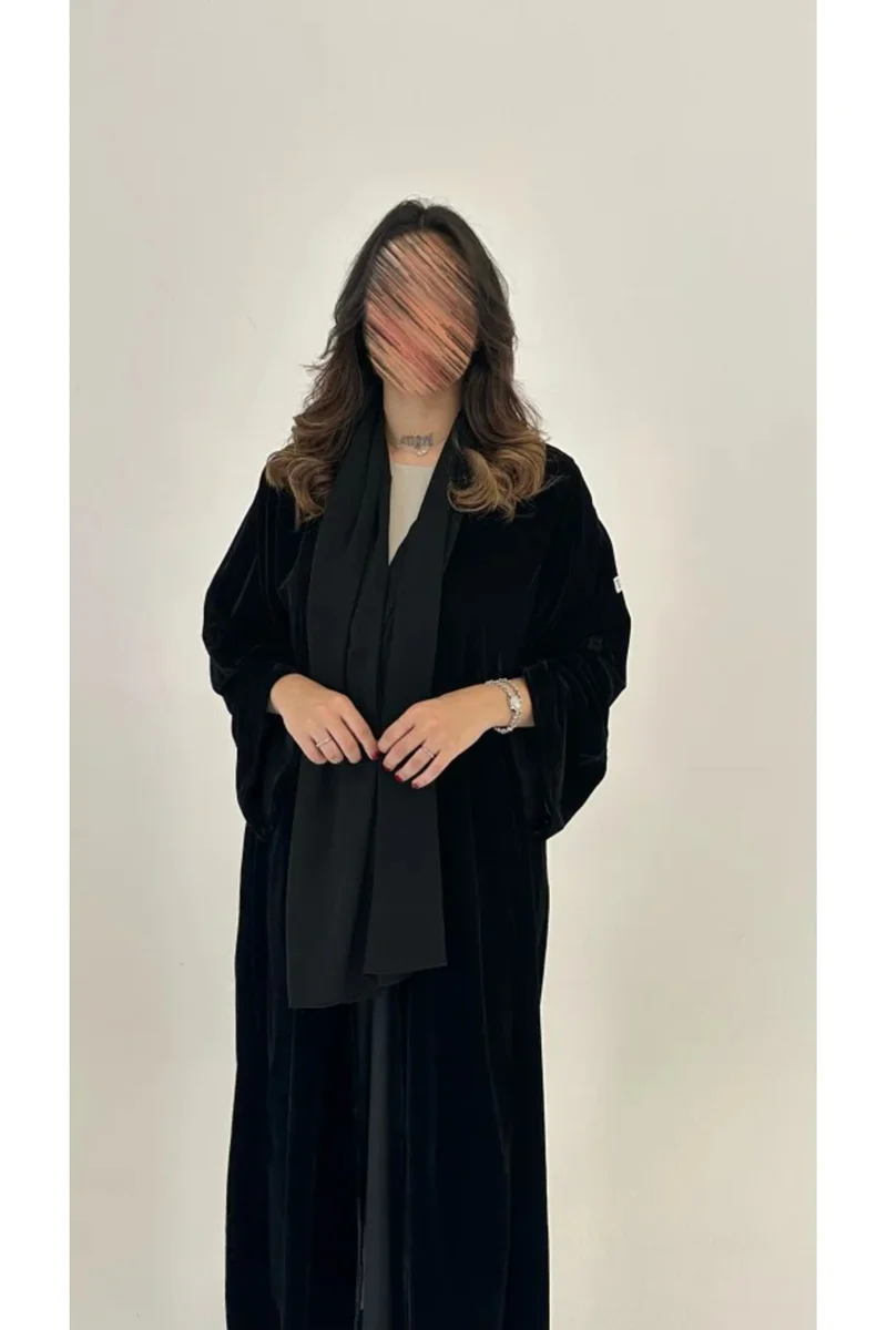 Tori-abaya Embroidered velvet abaya with plain velvet
