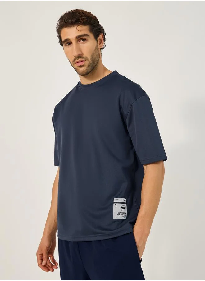 ستايلي Ultra Lightweight Textured Badge Detail T-Shirt