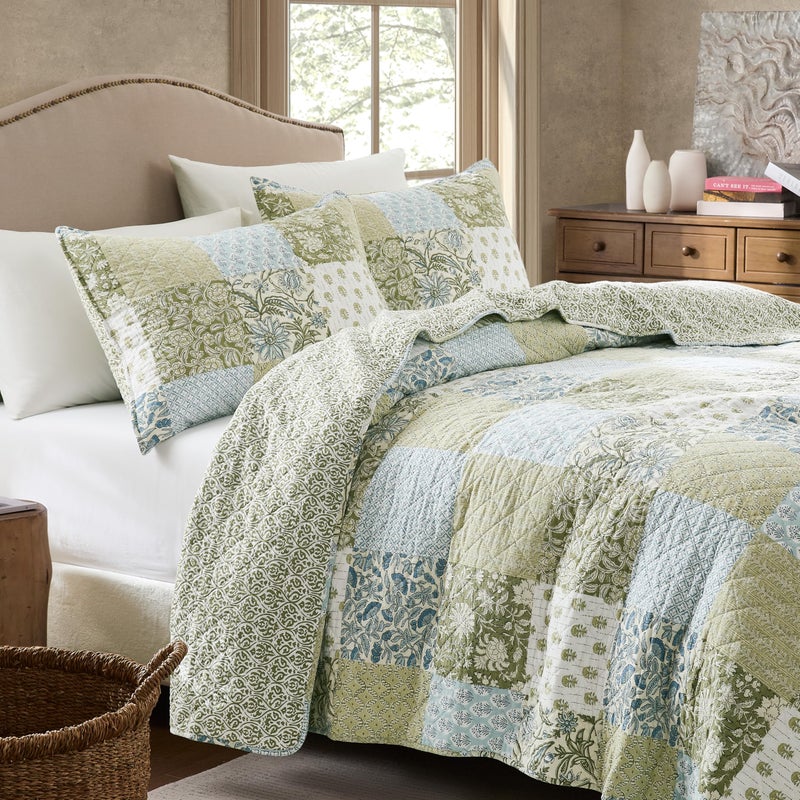 WDCOZY 100% Cotton Reversible Patchwork Quilt King Size, Lightweight Farmhouse Vintage Shabby Chic Bedding Set with 2 Pillow Shams, Green Floral Printed Pattern Bedspread Coverlet for All Seasons - Image 5