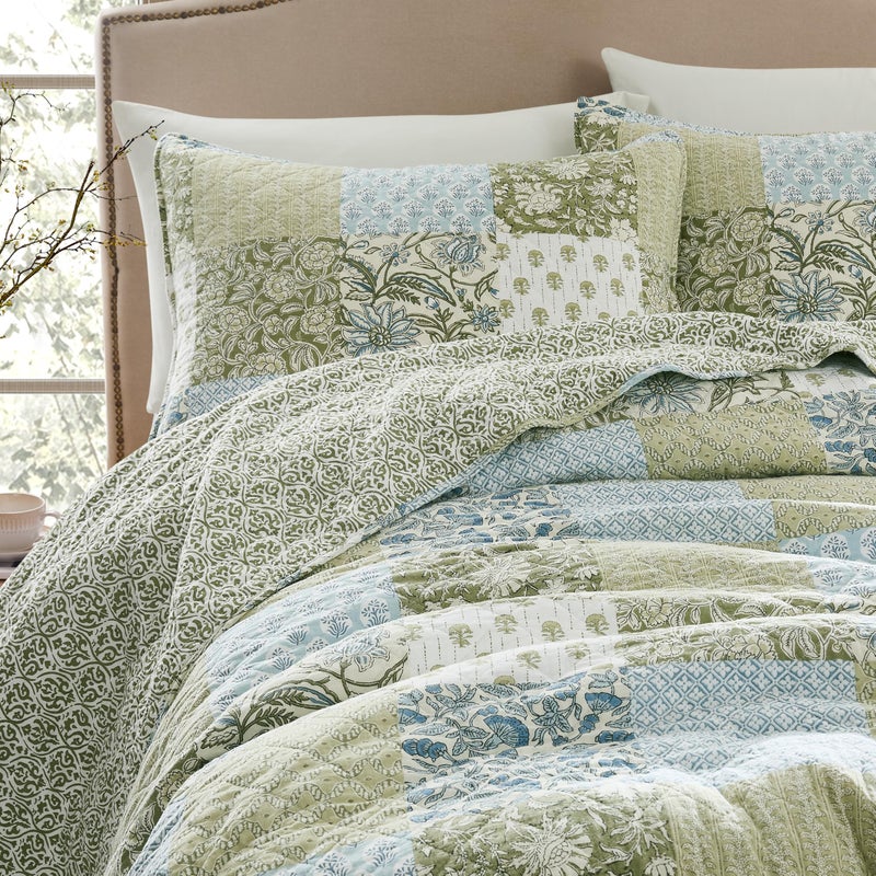 WDCOZY 100% Cotton Reversible Patchwork Quilt King Size, Lightweight Farmhouse Vintage Shabby Chic Bedding Set with 2 Pillow Shams, Green Floral Printed Pattern Bedspread Coverlet for All Seasons - Image 4