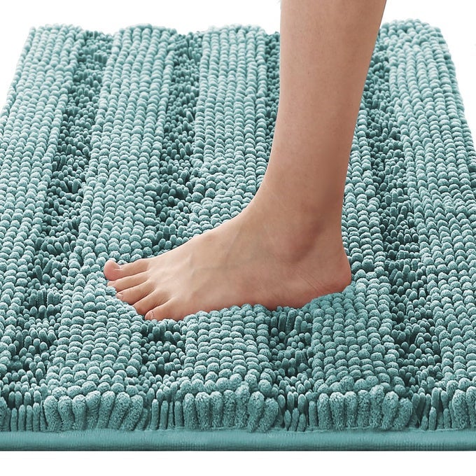 HVERSAILTEX BATH RUGS FOR BATHROOM NON SLIP BATH MATS EXTRA THICK CHENILLE STRIPED RUG 20 X 32 ABSORBENT NON SKID FLUFFY SOFT SHAGGY WASHABLE PLUSH MAT FOR INDOOR BATH ROOM TUB AQUA HAZE