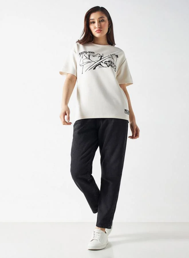 اس بي كاركترز تيشيرت بياقة مستديرة وأكمام قصيرة وطبعات سماوية