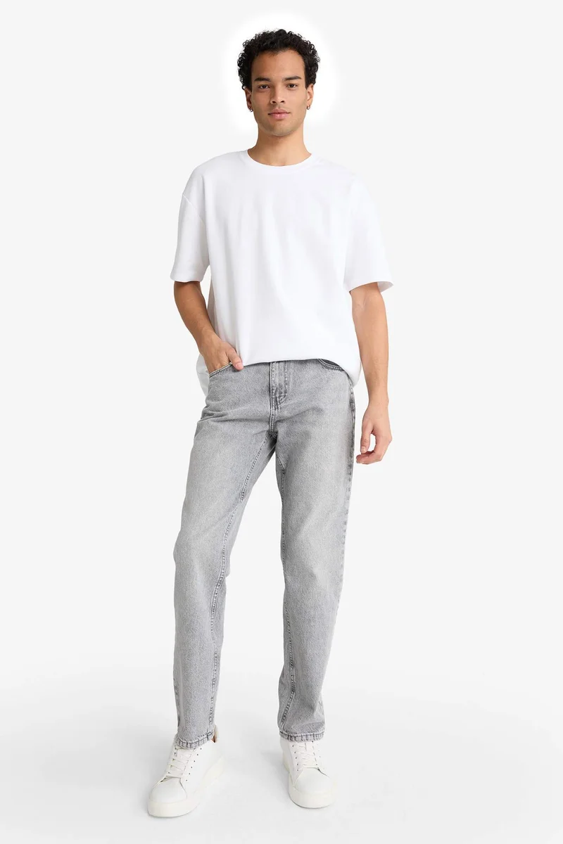 ديفاكتو Straight Fit Straight Leg Washed Jeans