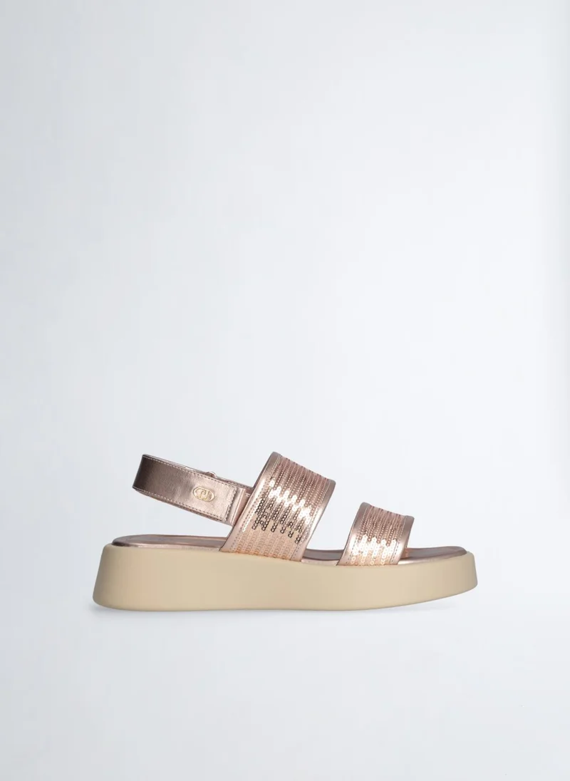 ليو جو صندل بكعب سميك مزين بترتر