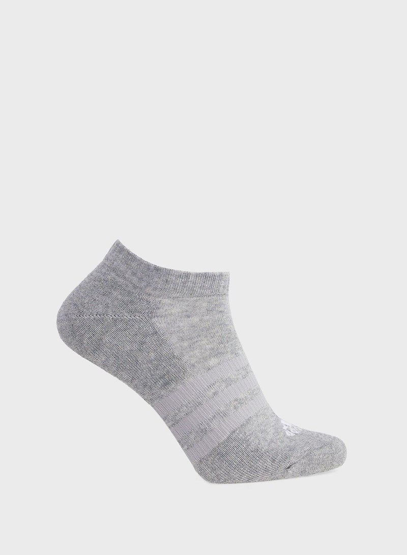 adidas جوارب تدريب رمادية منخفضة   بثلاث قطع للجنسين مقاس  - . - Image 2