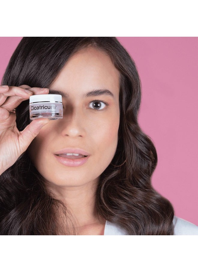 CICATRICURE - Dia/Noche Arrugas Bolsas Day And Night Cream From Eye Wrinkles - Image 1
