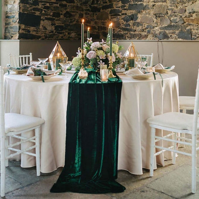 LUXURIOUS VELVET TABLE RUNNER 10FT WEDDING RECEPTION DECORATIONS 20X120INCH SOFT VELVET FABRIC TABLE LINEN OVERLAY WEDDING TABLE RUNNERS EMERALD GREEN 20X120INCH