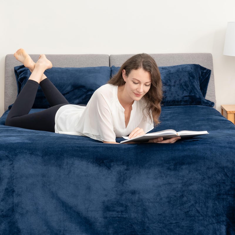 Berkshire Blanket Berkshire Blanket Classic VelvetLoft Warm Sheet Set  King Size Sheet Set  4 Piece Velvety Soft Heavyweight Flannel Bedding with Deep Pockcets (King)  - Image 3