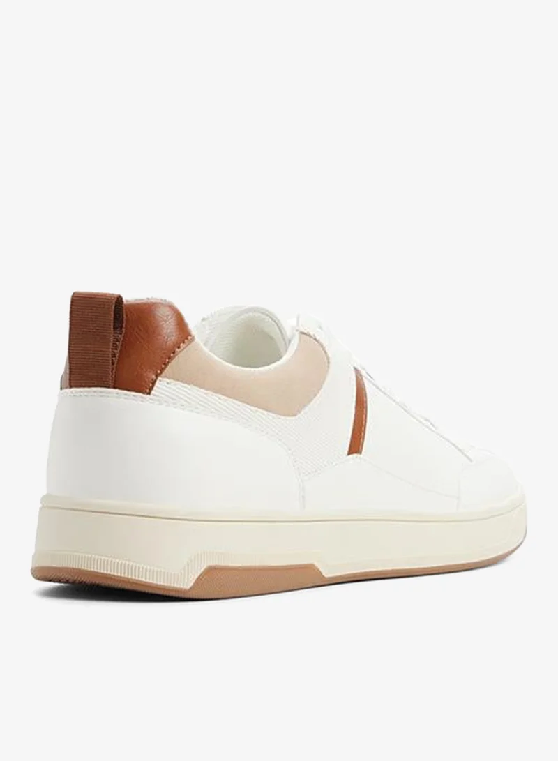 كول ات سبرنج Booster Men's White Low Top Sneaker
