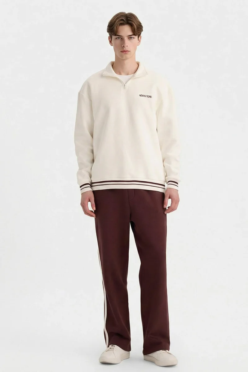 ديفاكتو Boxy Fit Stand Collar Slogan Printed Sweatshirt