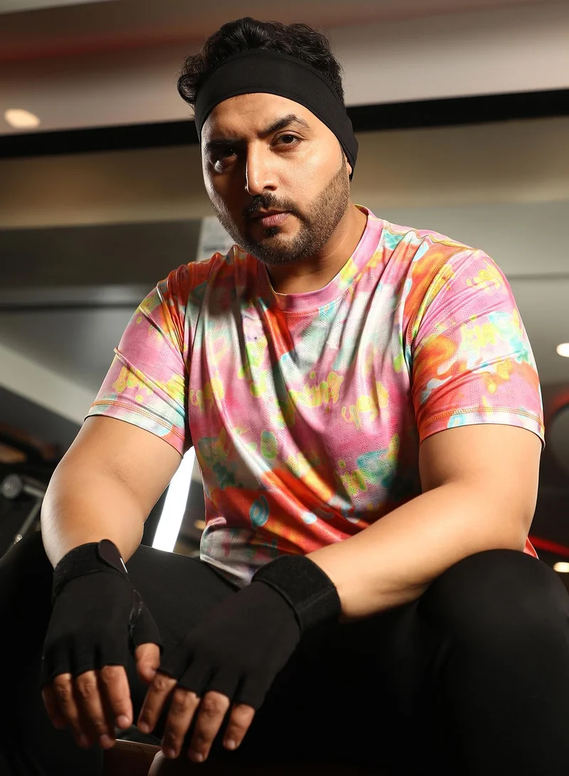 انستافاب بلس تي شيرت رياضي تجريدي متعدد الألوان للرجال