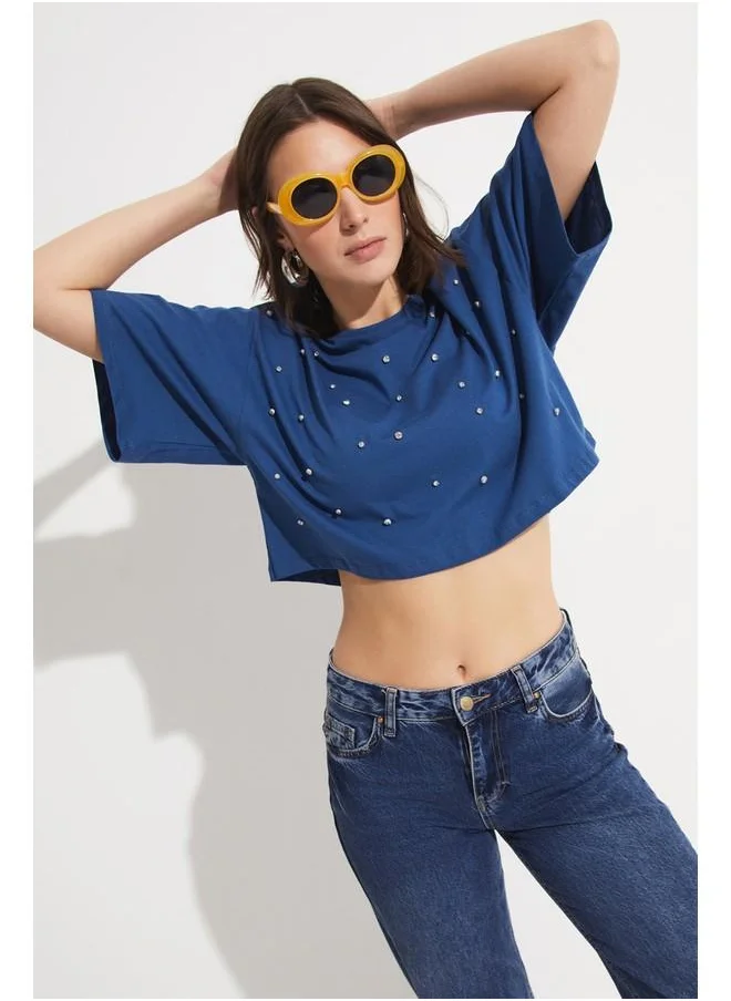 جون June Stone Detailed 100% Cotton Crop Tshirt Indigo