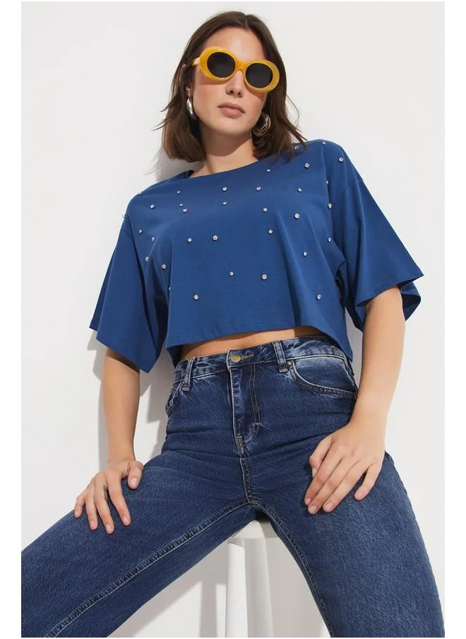 جون June Stone Detailed 100% Cotton Crop Tshirt Indigo
