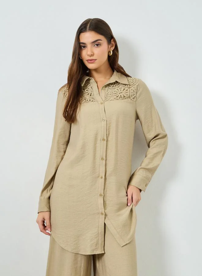 تايك تو طقم منسق من بنطال وبلوزة طويلة بتفاصيل دانتيل