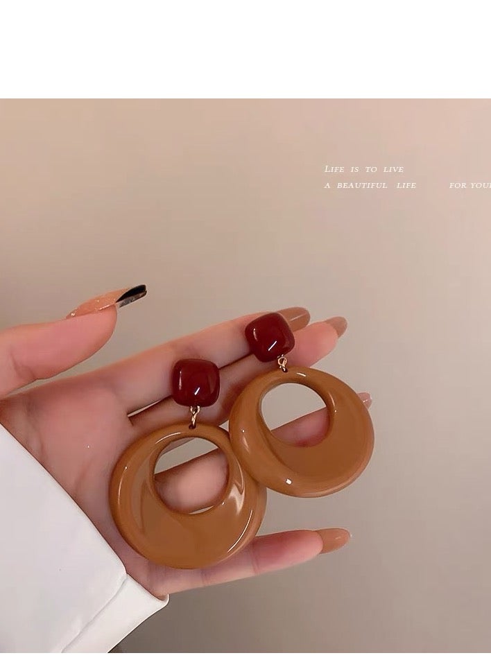 Fashion round hoop earrings, personality trend design sense earrings, Maillard color, ins style, fashionstar  - Image 2