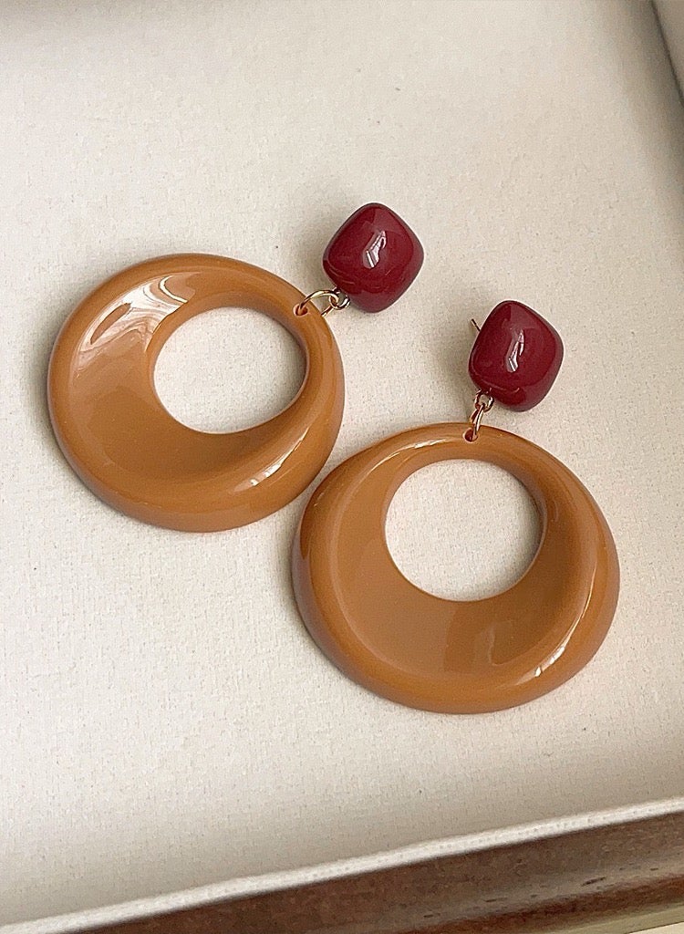 Fashion round hoop earrings, personality trend design sense earrings, Maillard color, ins style, fashionstar  - Image 1