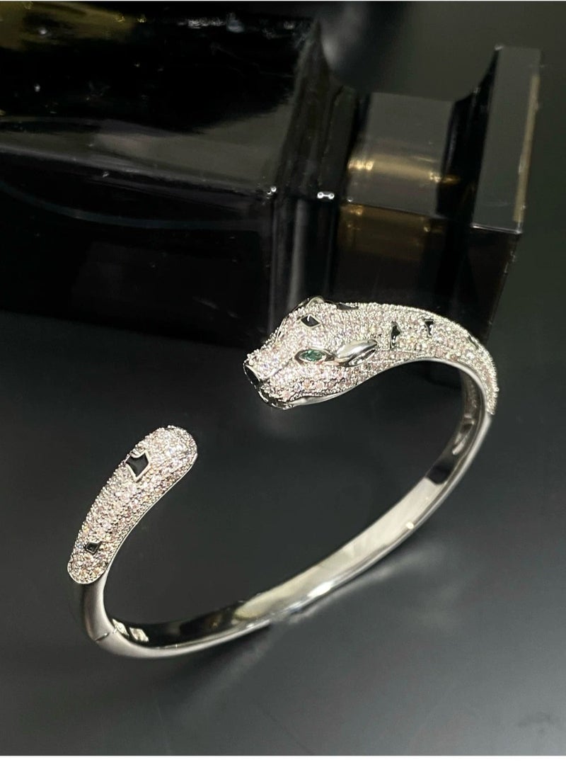 سوار رأس النمر | ذهب 18K لامع | هدية فاخرة للسيدات  - Image 3