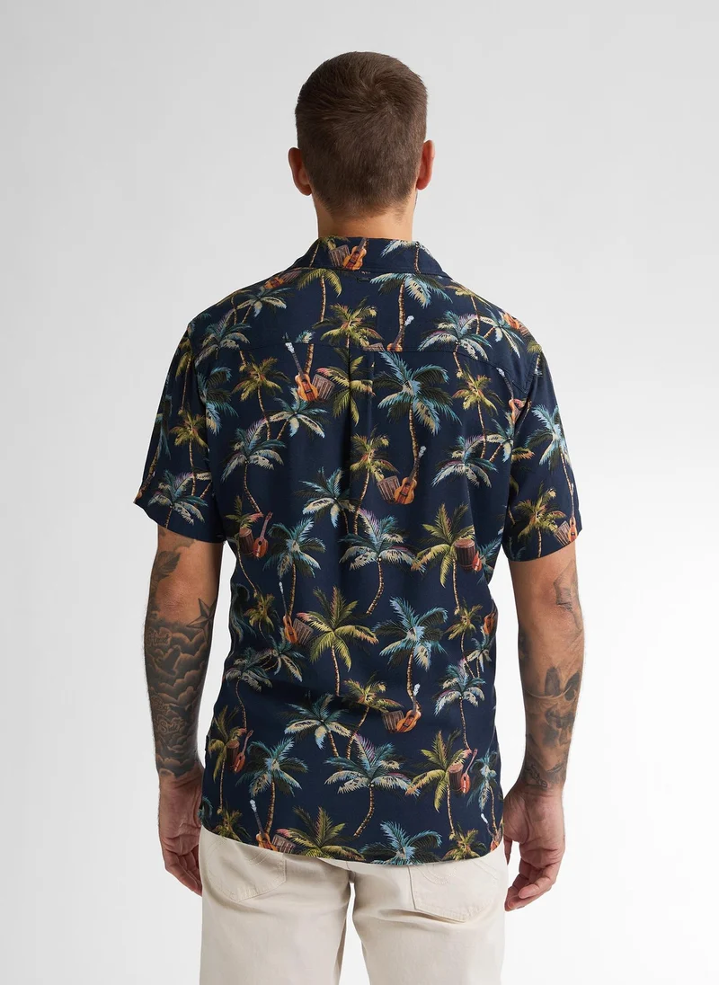 بترول اندستريز قميص رجالي قصير الأكمام بطبعة كاملة