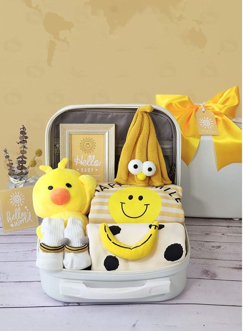 مجموعة هدايا للأطفال حديثي الولادة تتضمن رومبرات ودمى بطة في حقيبة سفر بيضاء لطيفة بتصميم مبتسم للبنات والأولاد - Image 2