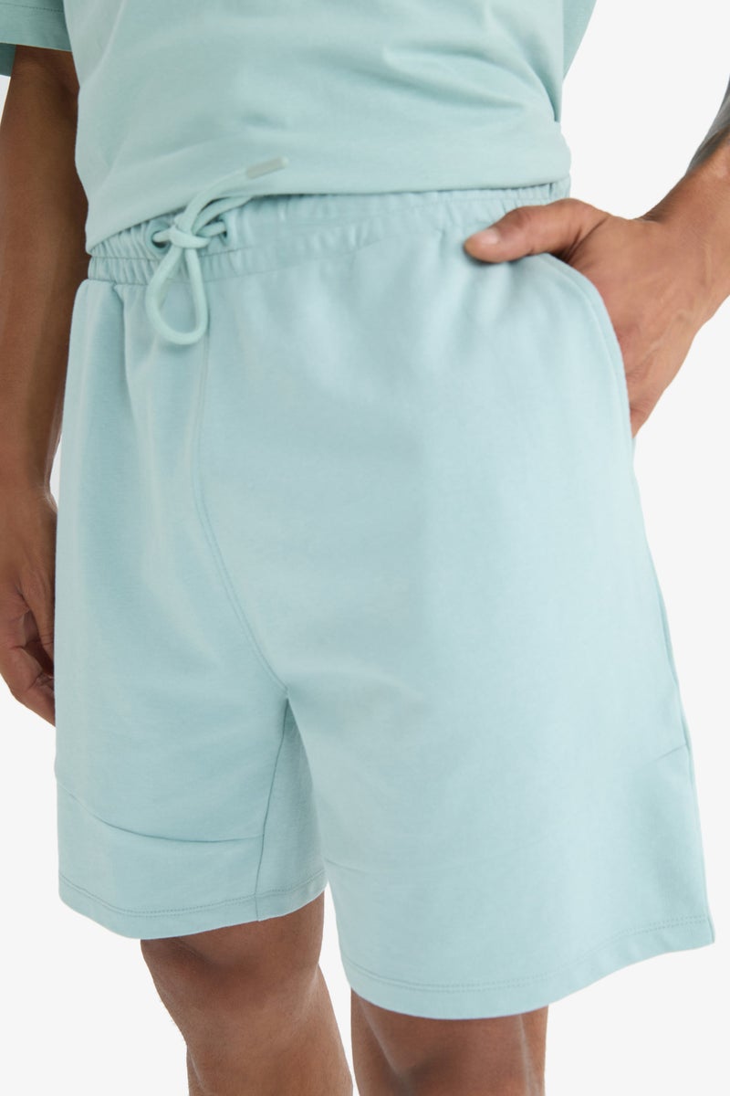 DeFacto Man Standard Fit Thin Sweatshirt Fabric Short Leg Shorts - Image 3