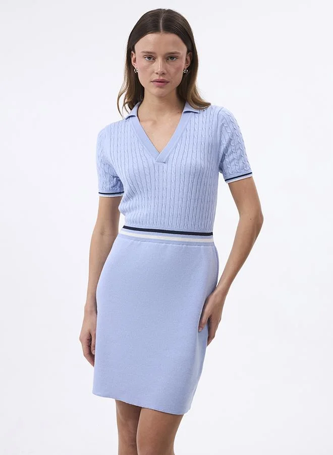 فيليكس هاردي فستان صيفي أنيق محبوك بياقة على شكل حرف